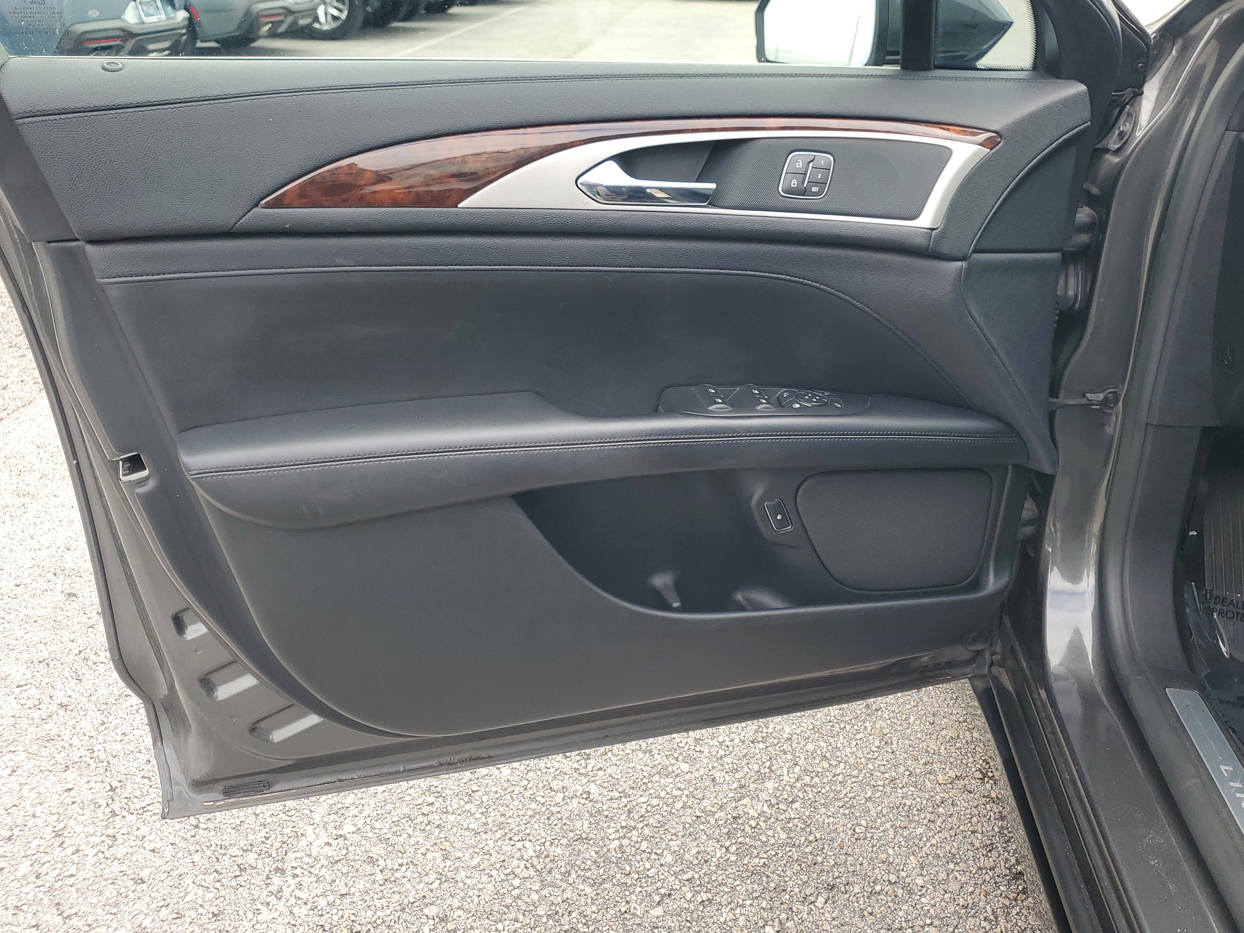 Used 2019 Lincoln MKZ Reserve image 19