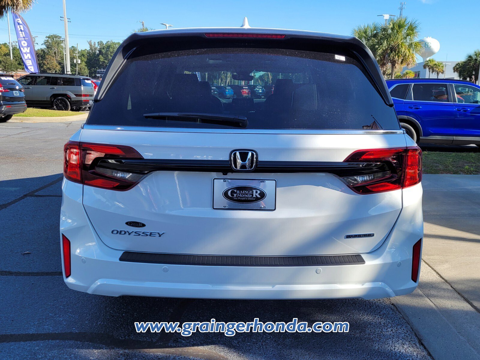 New 2026 Honda Odyssey Touring image 4