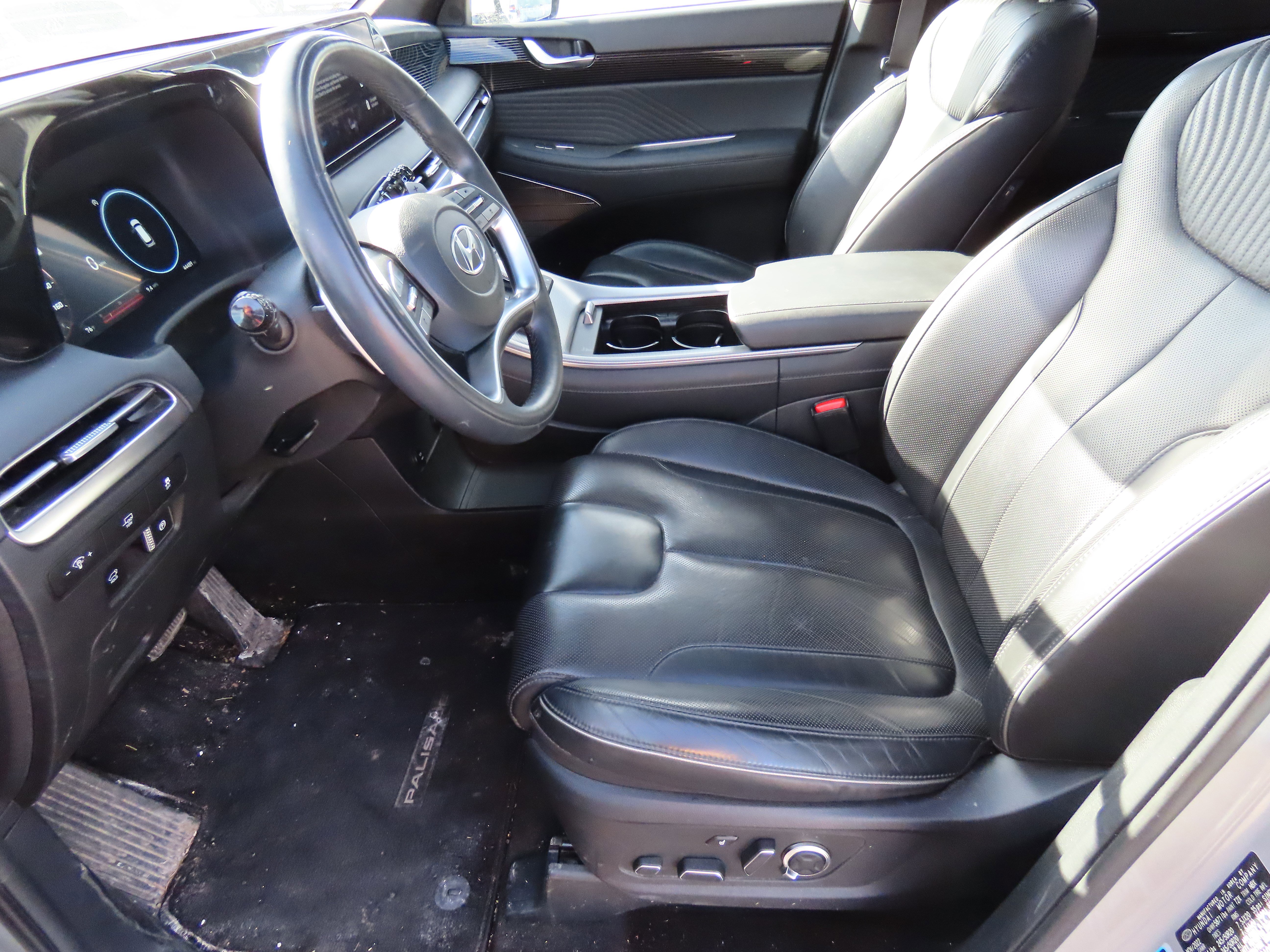 Used 2023 Hyundai Palisade Calligraphy image 36
