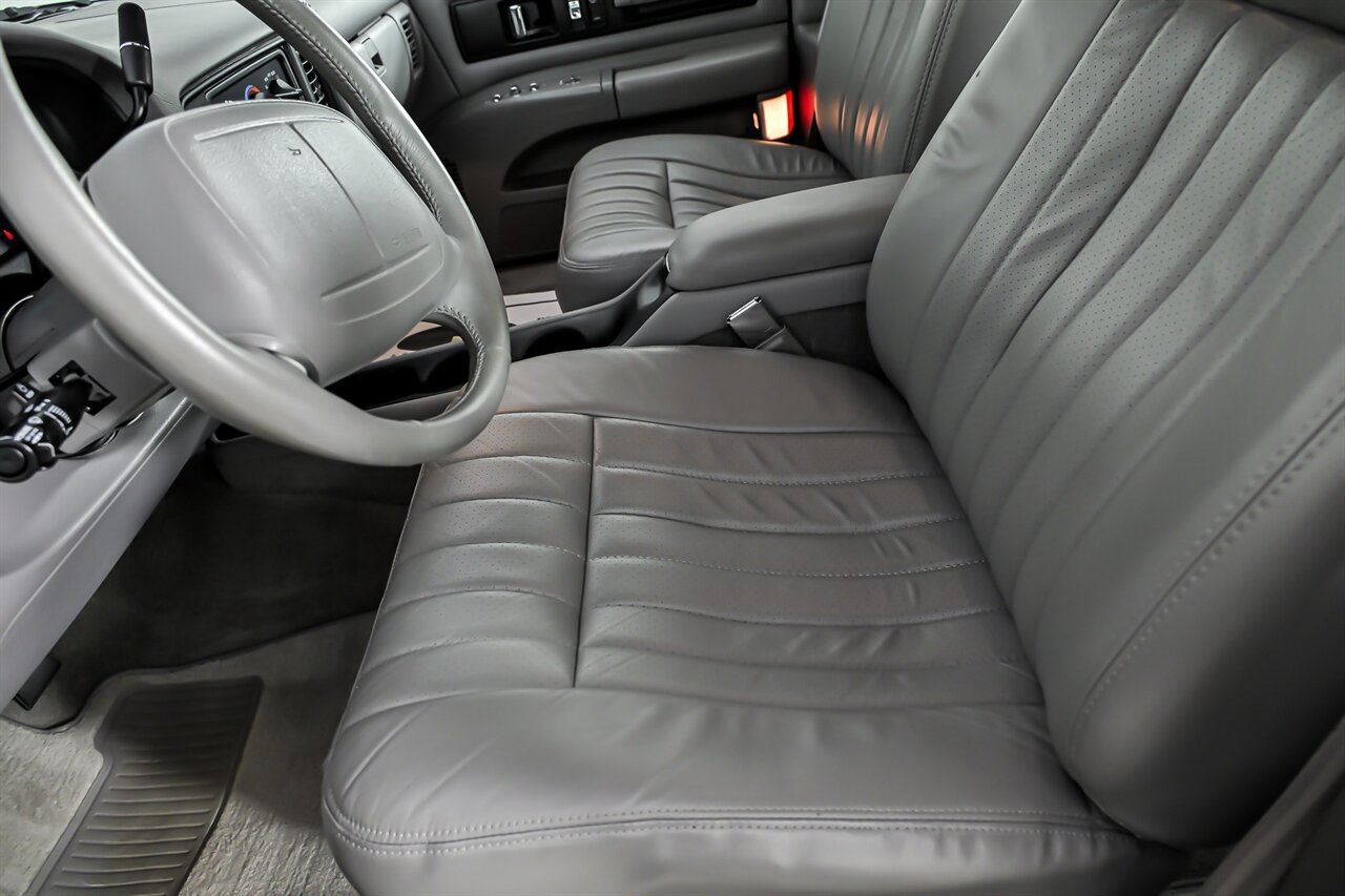 Used 1994 Chevrolet Impala SS RWD image 18