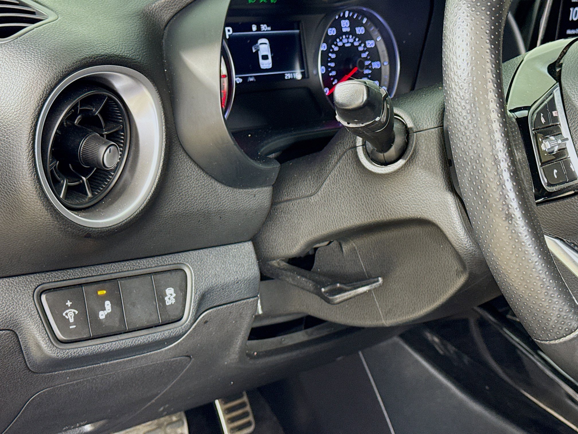 Used 2024 Kia Forte GT-Line image 10