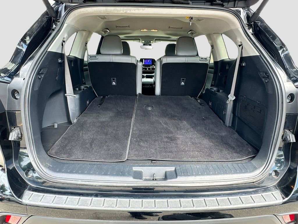 Used 2024 Toyota Highlander XLE AWD/4WD image 33
