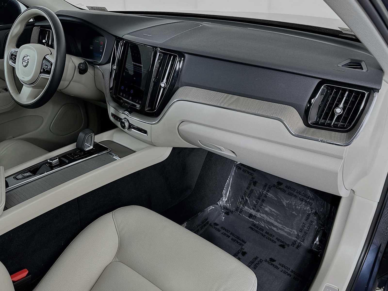 Used 2023 Volvo XC60 B5 Plus w/ Protection Package Premier FWD image 27