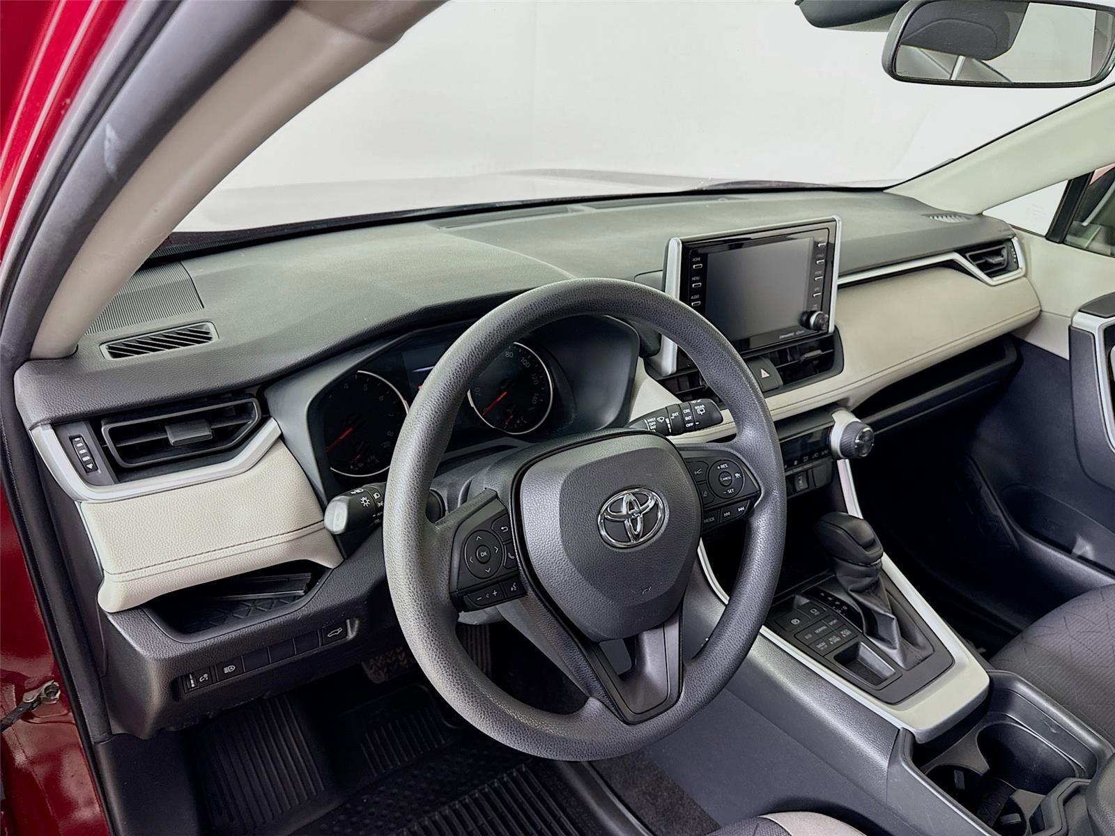 Used 2019 Toyota RAV4 XLE image 9