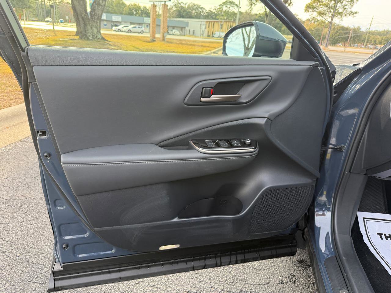 Used 2025 Toyota Crown XLE AWD/4WD image 10