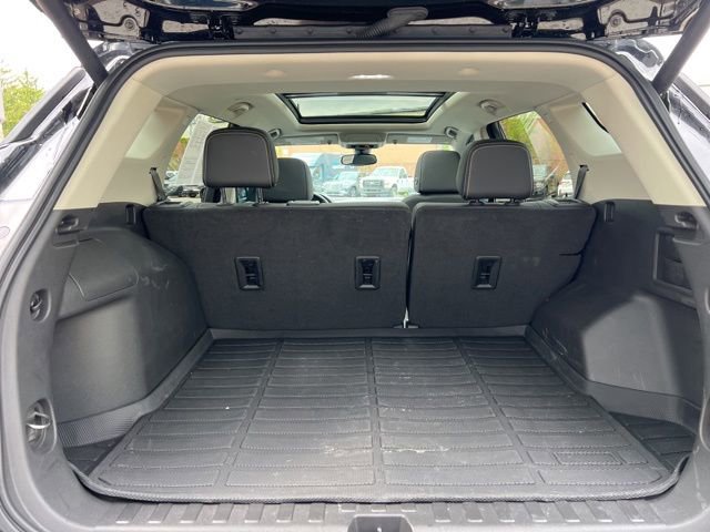 Used 2023 GMC Terrain Denali w/ Denali Premium Package AWD/4WD image 15
