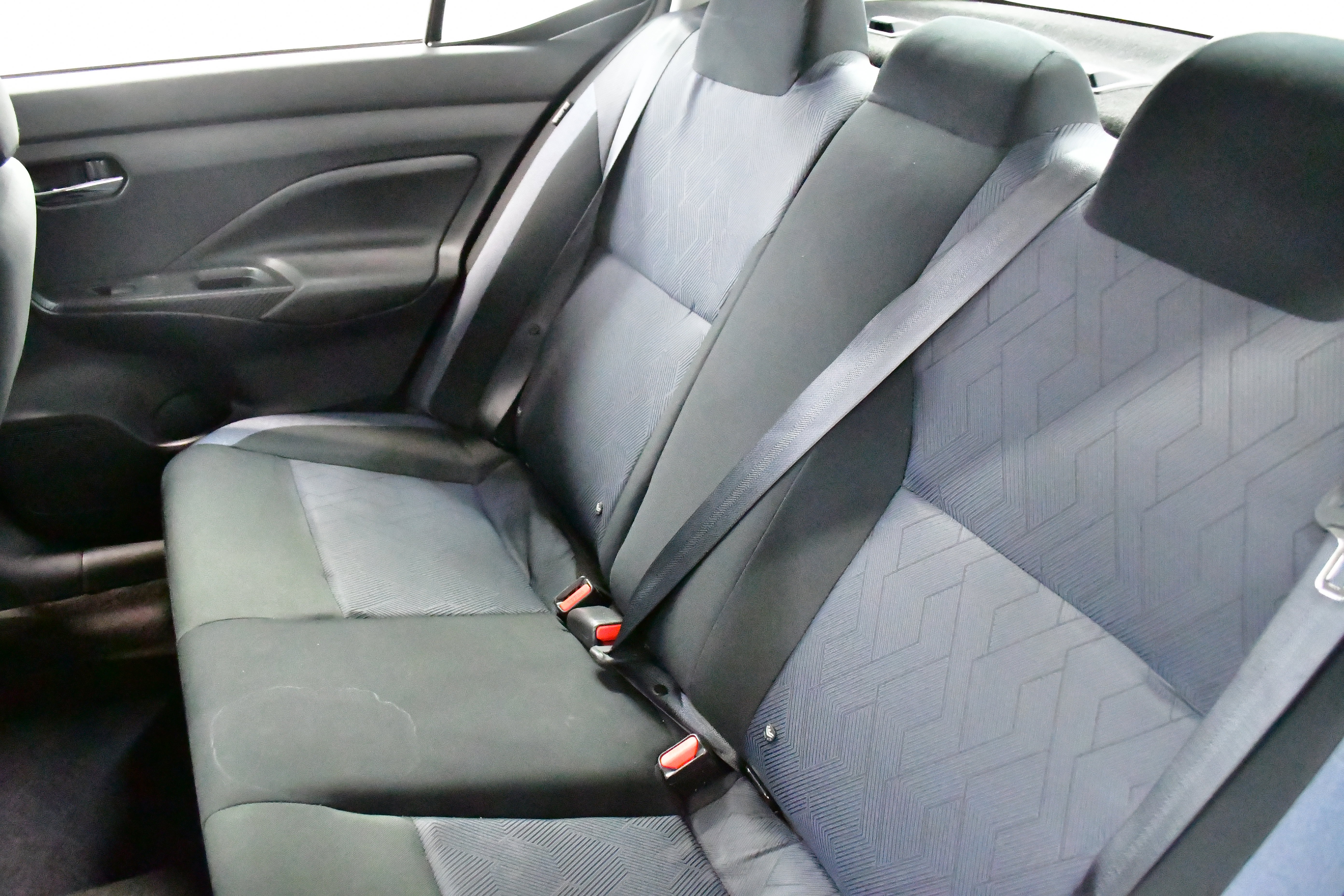 Used 2025 Nissan Versa SV image 19