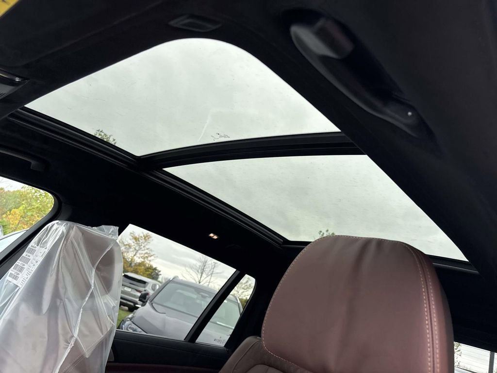 New 2026 BMW X7 xDrive40i w/ M Sport Package image 18