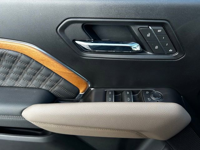 New 2026 GMC Canyon Denali w/ LPO, Denali Black Edition image 11