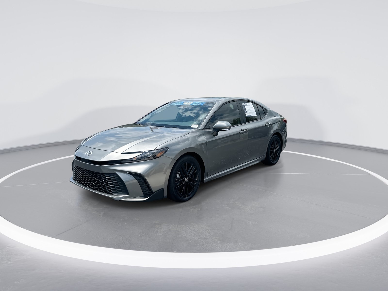 Used 2026 Toyota Camry SE w/ Multimedia Upgrade Package FWD image 5