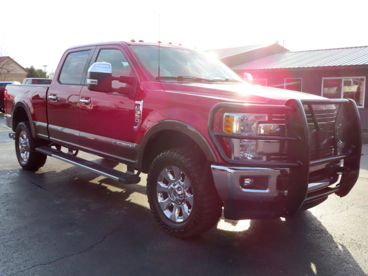 Used 2017 Ford F350 Lariat w/ Chrome Package image 8
