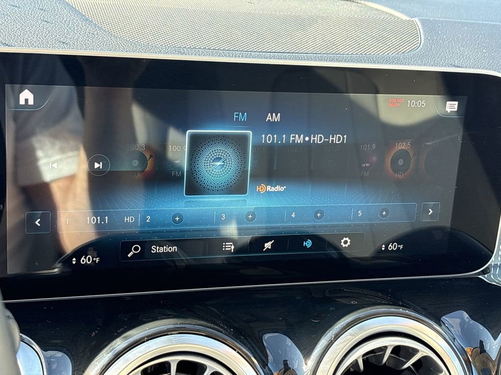 Used 2021 Mercedes-Benz GLB 250 w/ Premium Package image 14