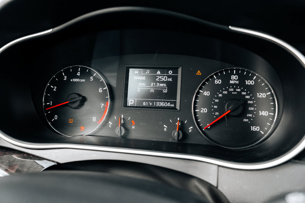 Used 2014 Kia Cadenza Premium FWD image 25