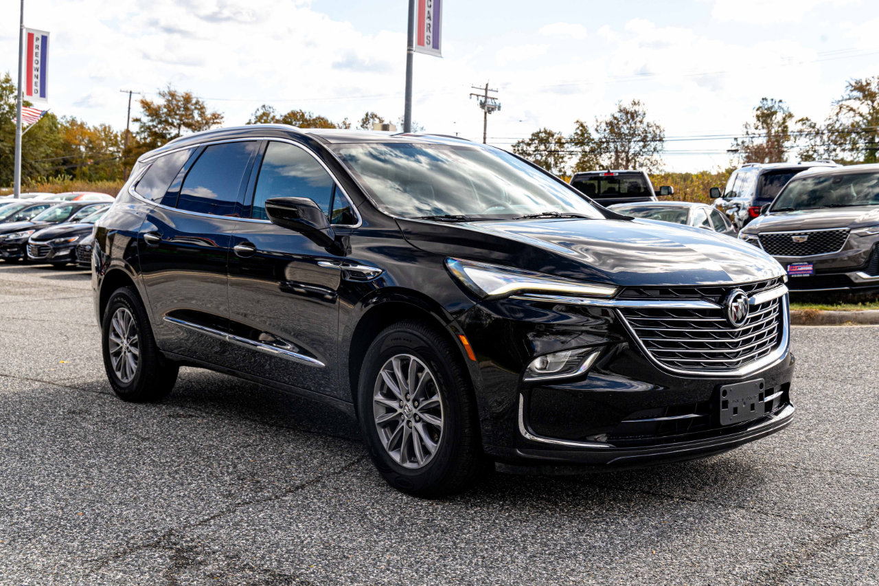 Used 2024 Buick Enclave Premium image 8