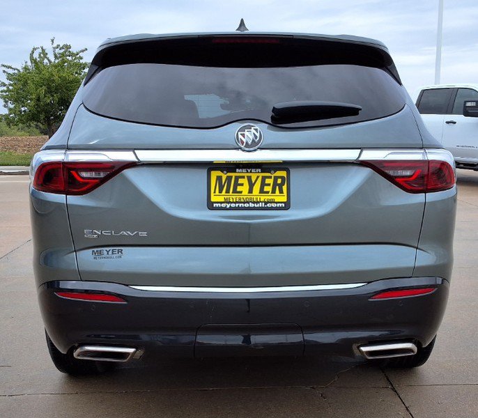 Used 2023 Buick Enclave Essence AWD/4WD image 7
