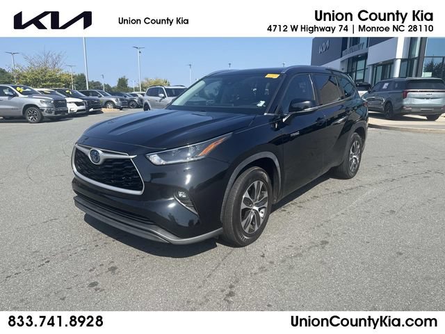 Used 2021 Toyota Highlander XLE