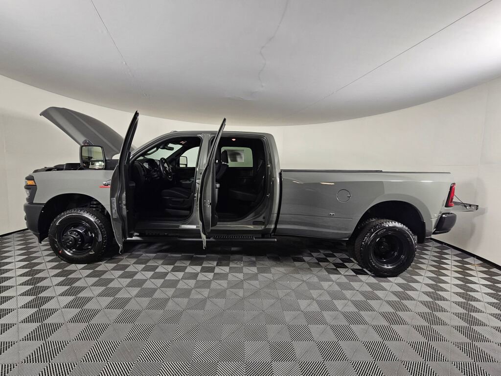 New 2026 RAM 3500 Tradesman image 17