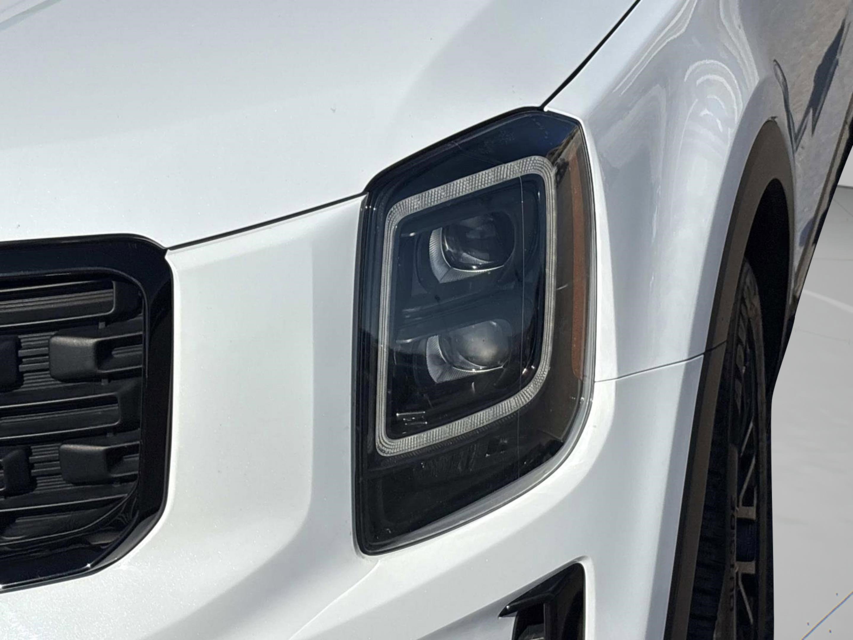 Used 2022 Kia Telluride SX w/ SX Prestige Package image 10