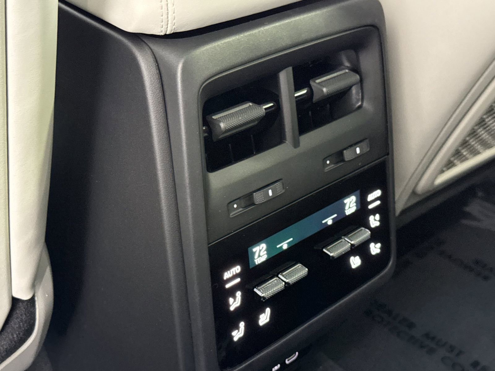 New 2026 Porsche Macan 4 Electric image 15