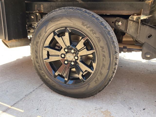 Used 2022 Chevrolet Colorado Z71 w/ Safety Package AWD/4WD image 11