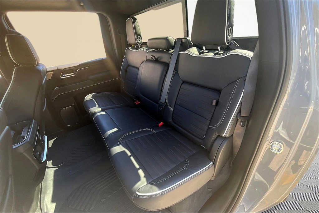 Used 2024 GMC Sierra 2500 AT4X w/ AT4X AEV Edition image 27