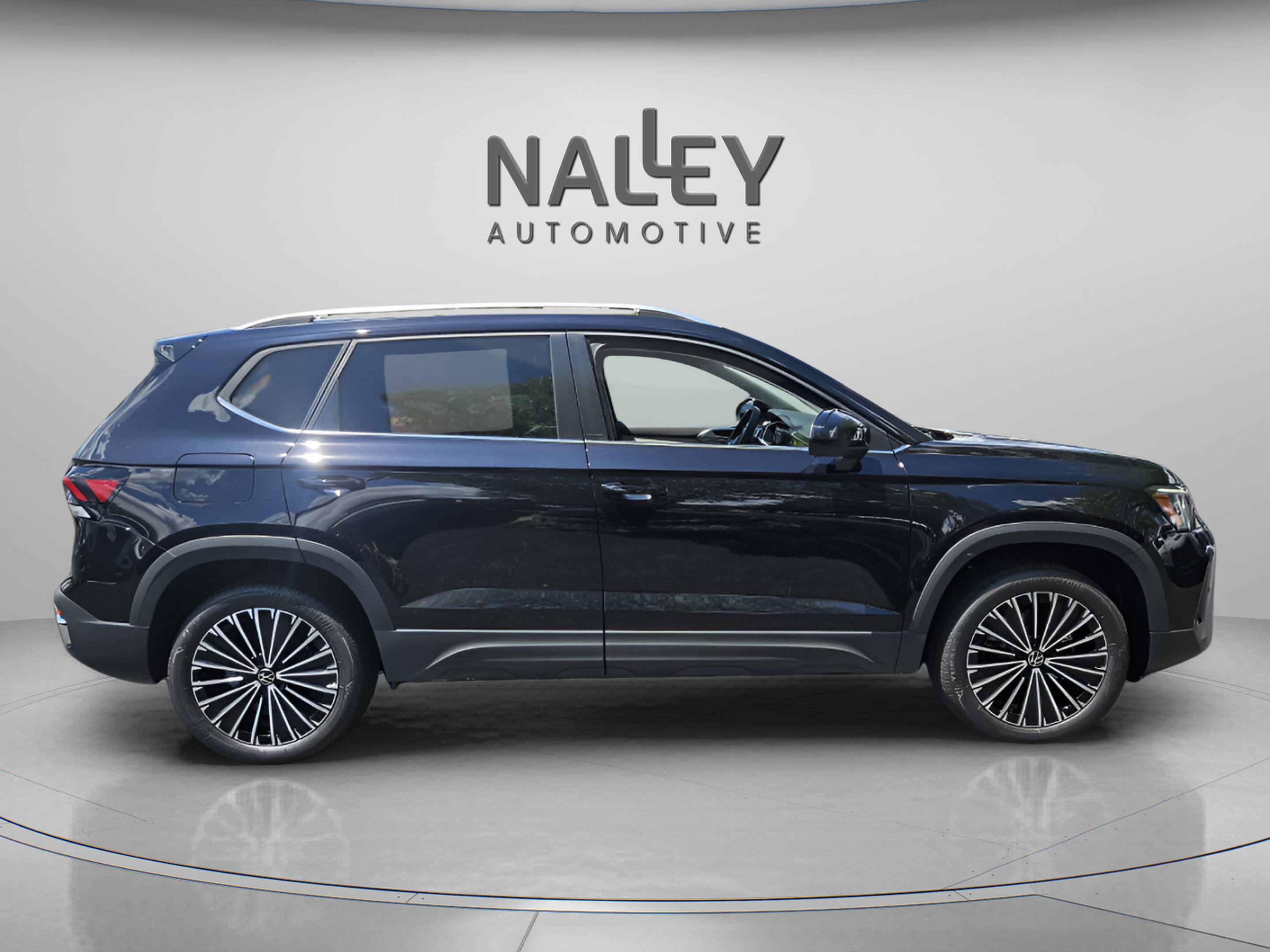 New 2025 Volkswagen Taos SE image 6