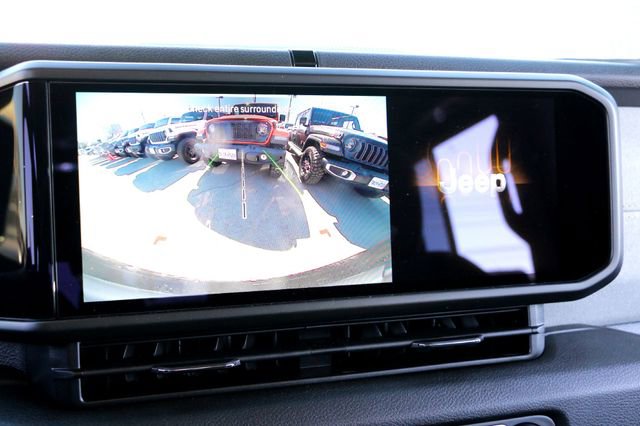 Used 2025 Jeep Wrangler Sport S image 16