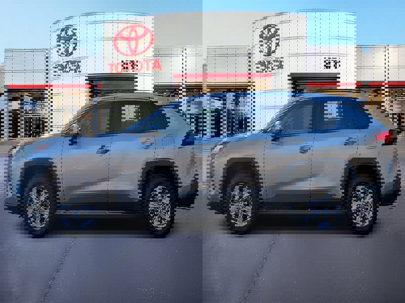 Used 2024 Toyota RAV4 XLE image 8