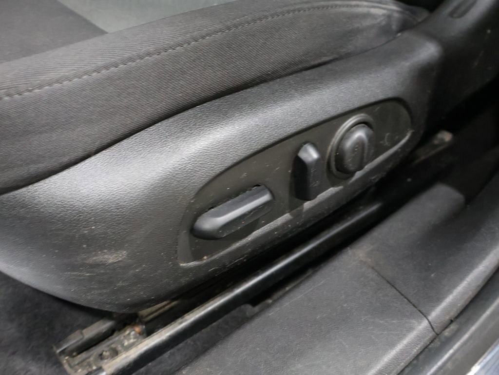 Used 2018 Chevrolet Malibu LT image 11