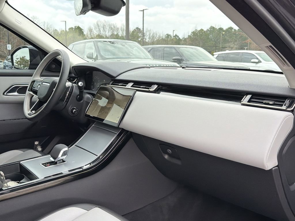 Used 2025 Land Rover Range Rover Velar S image 18