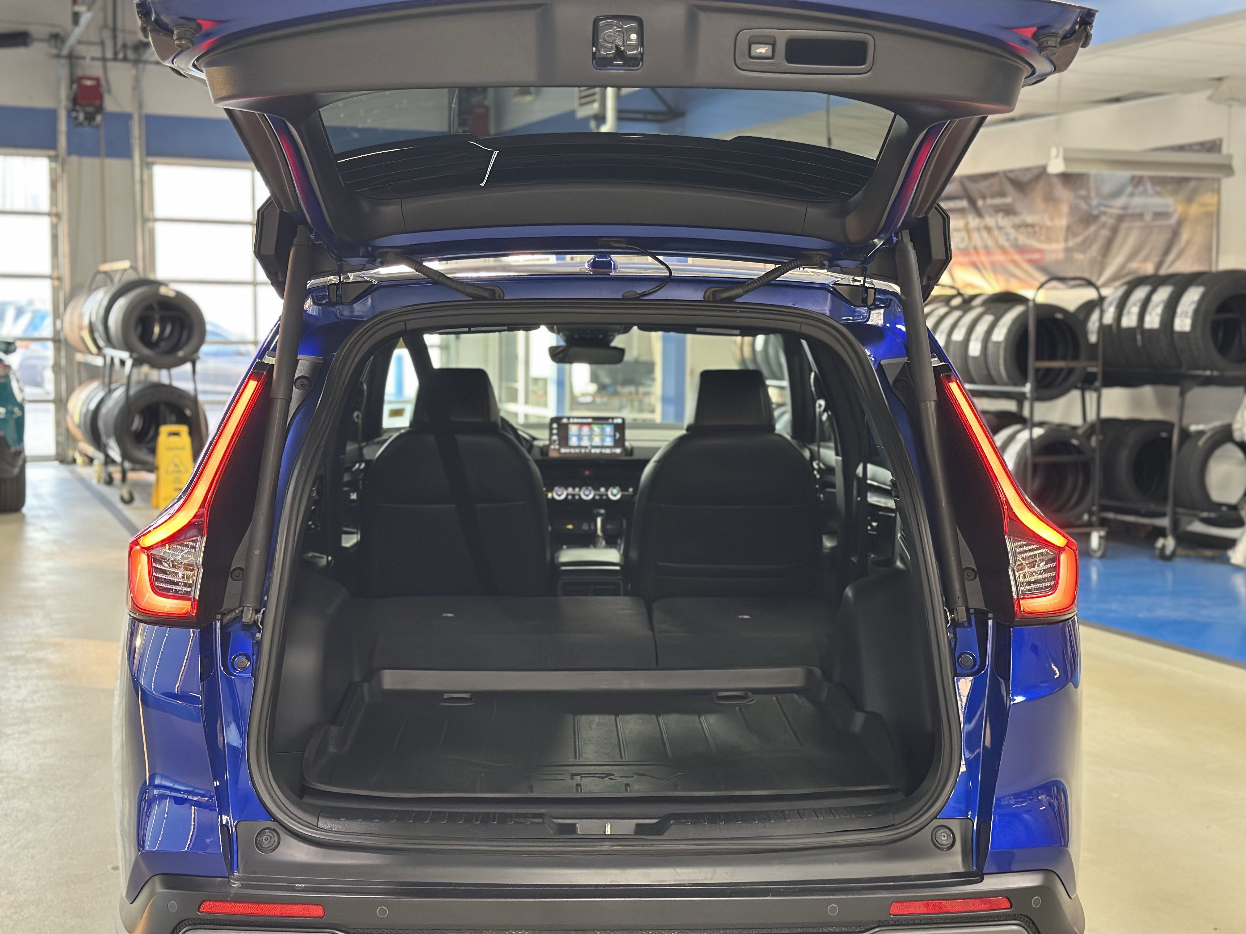 Used 2023 Honda CR-V Sport Touring image 6