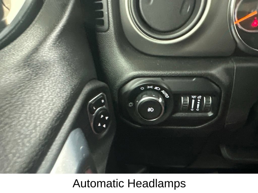 Used 2021 Jeep Wrangler Unlimited Sport w/ Technology Group AWD/4WD image 39