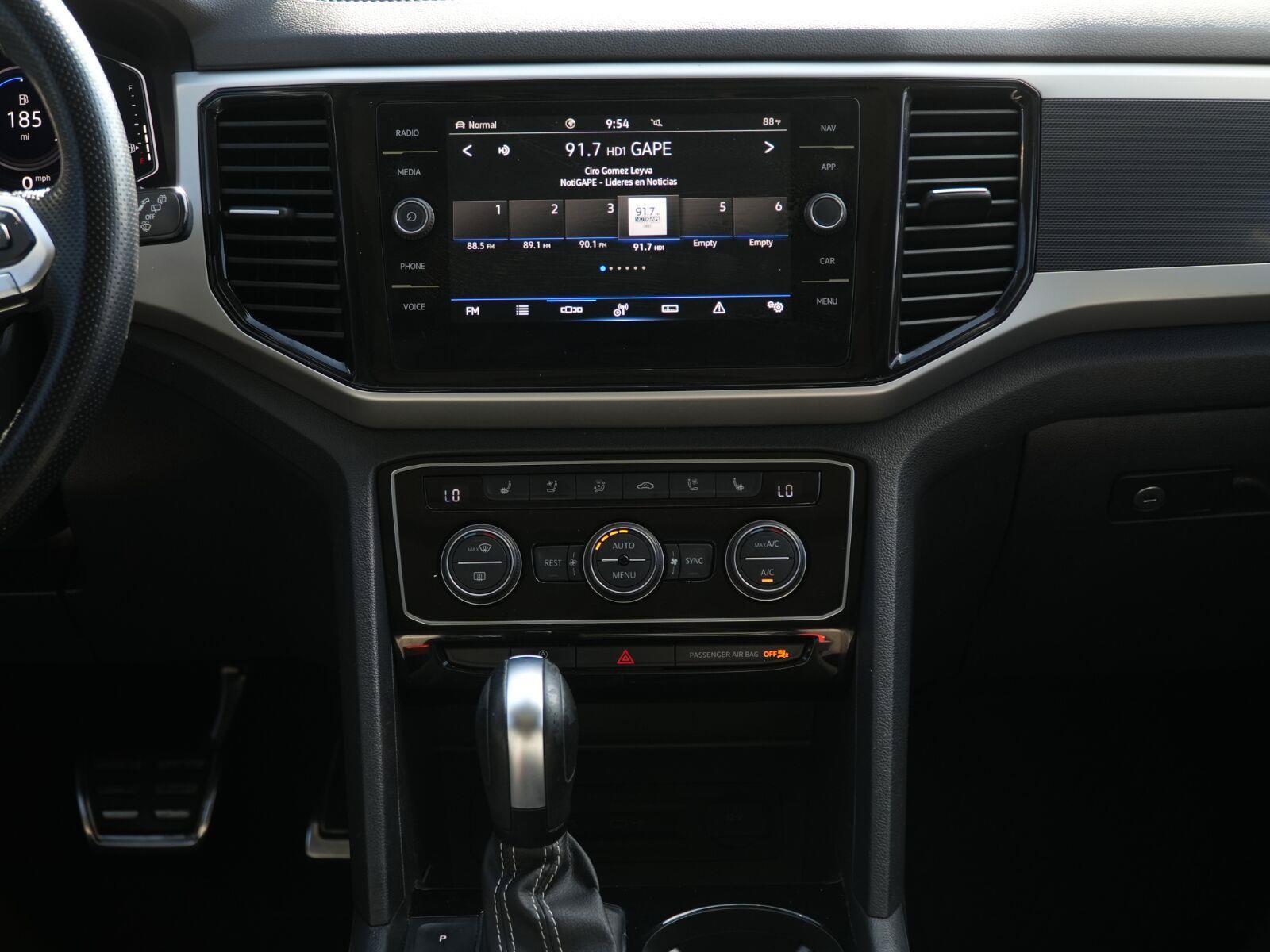 Used 2023 Volkswagen Atlas SEL Premium AWD/4WD image 28