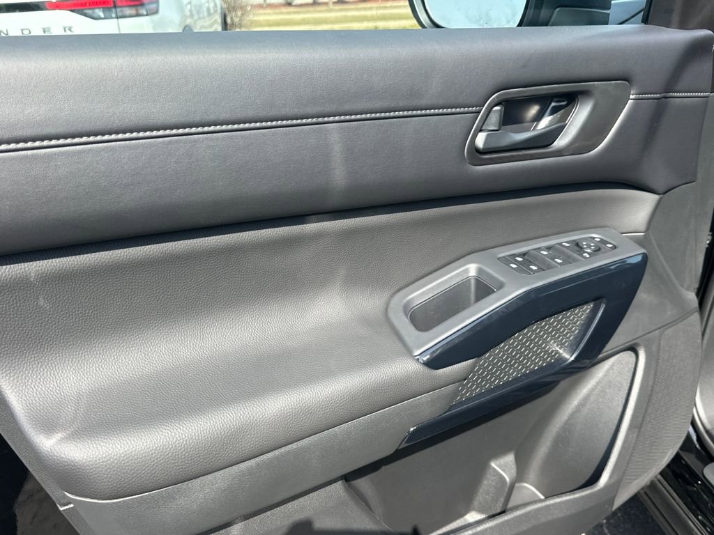 New 2026 Nissan Pathfinder SV image 10