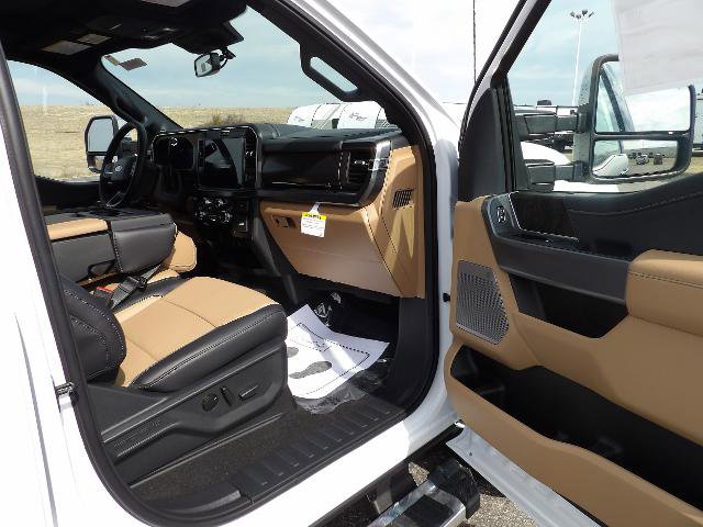 New 2025 Ford F250 Lariat w/ Chrome Package image 36