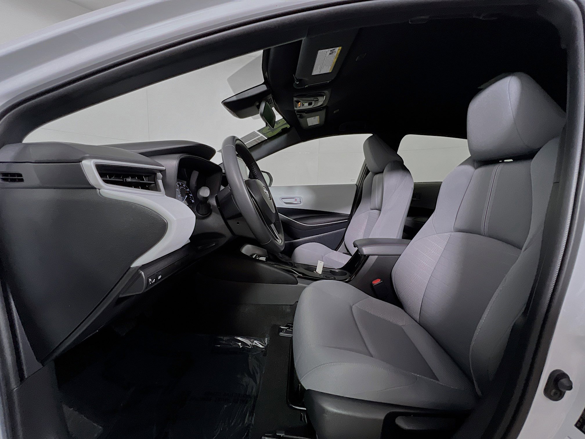 Used 2025 Toyota Corolla SE w/ Convenience Package image 15