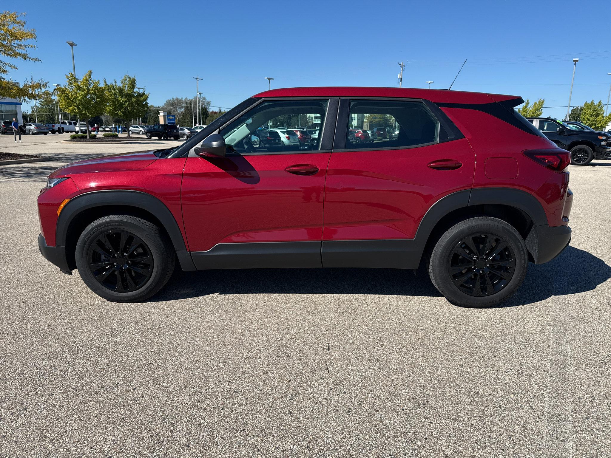 Used 2021 Chevrolet TrailBlazer LS FWD image 2