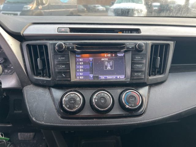 Used 2018 Toyota RAV4 LE image 17