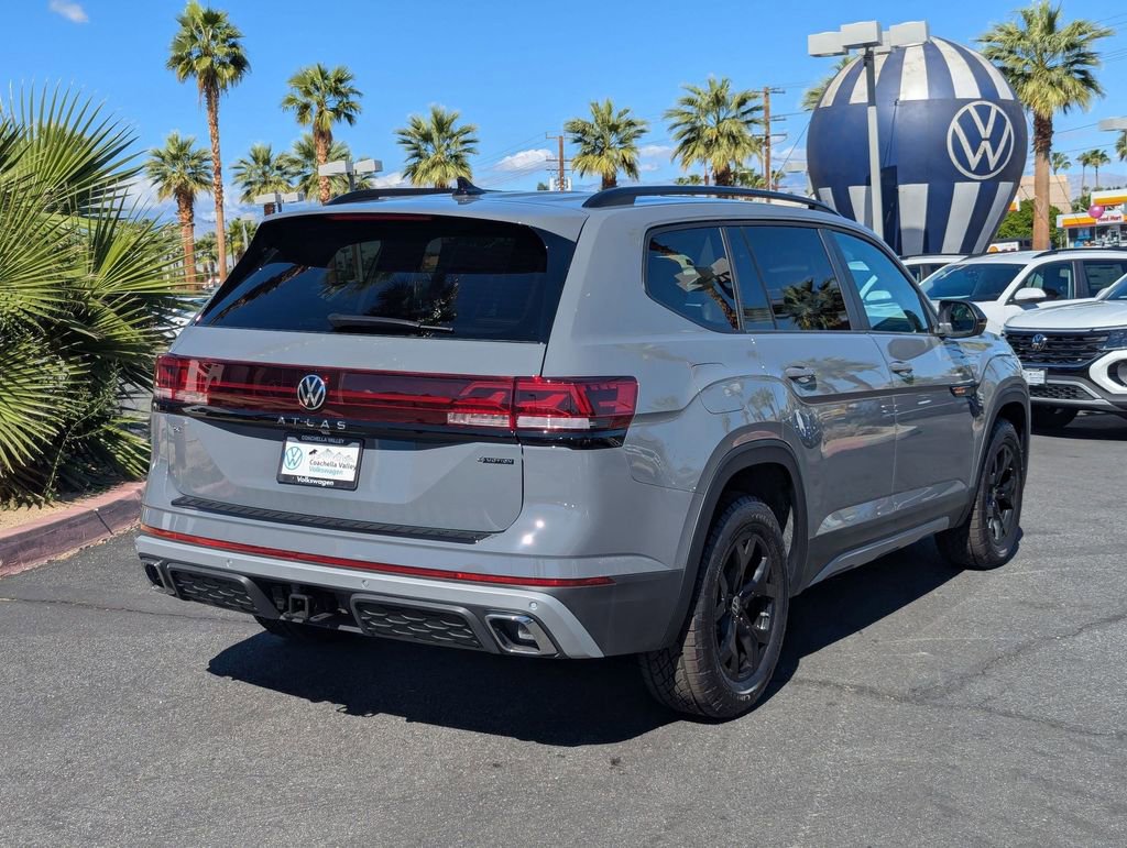 New 2026 Volkswagen Atlas Peak Edition image 3