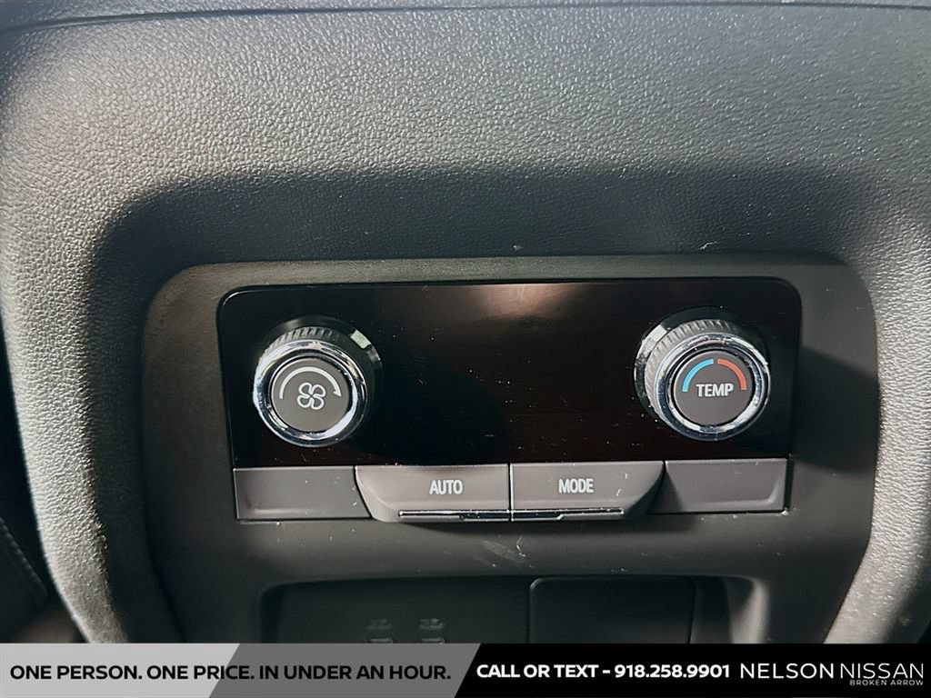 Used 2026 Chevrolet Traverse LT AWD/4WD image 25