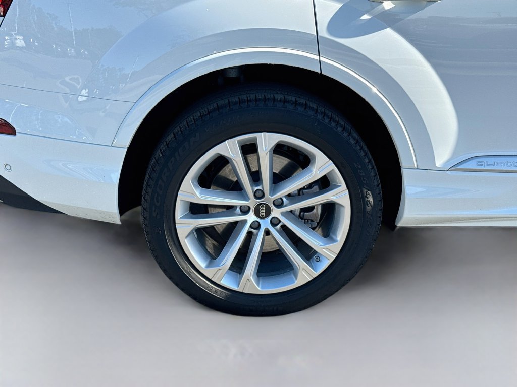 Used 2025 Audi Q7 3.0T Premium Plus AWD/4WD image 40