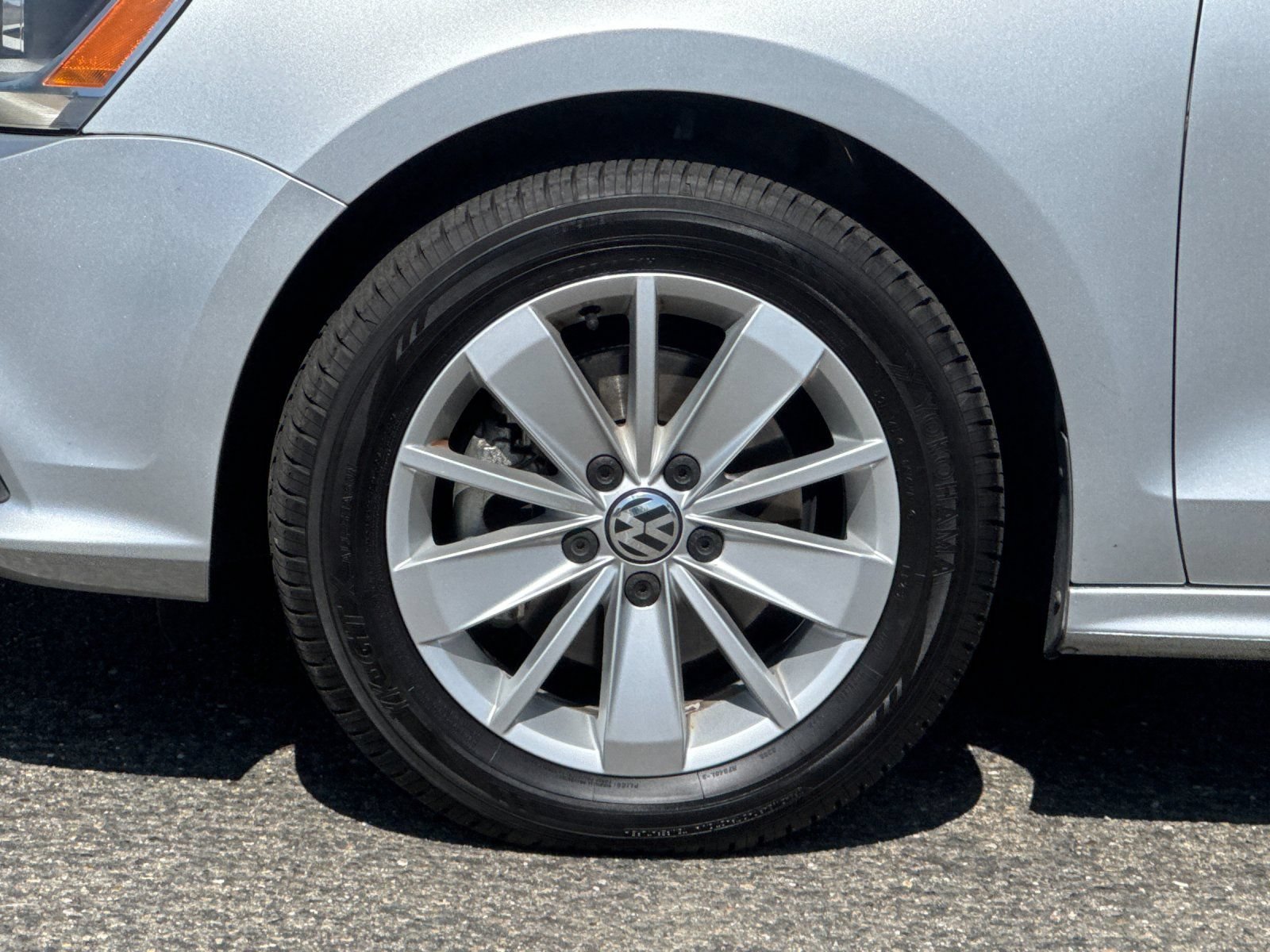 Used 2015 Volkswagen Jetta SE FWD image 24