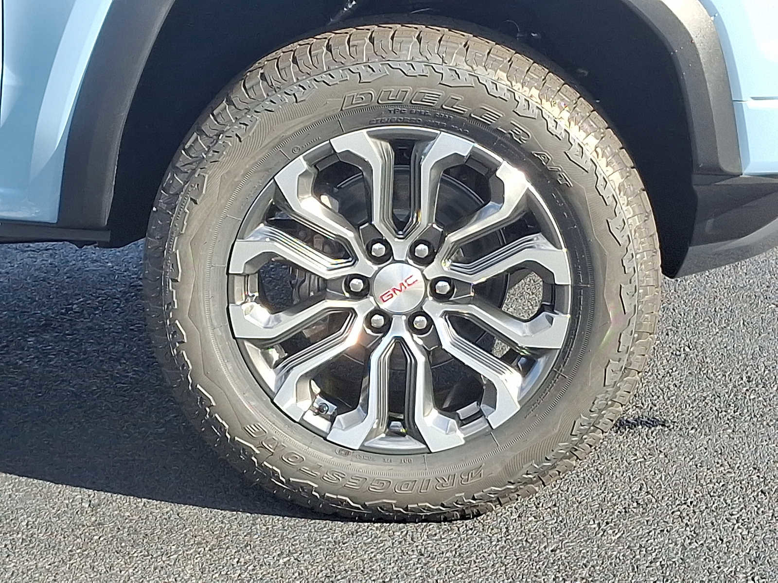 New 2026 GMC Canyon Denali image 7