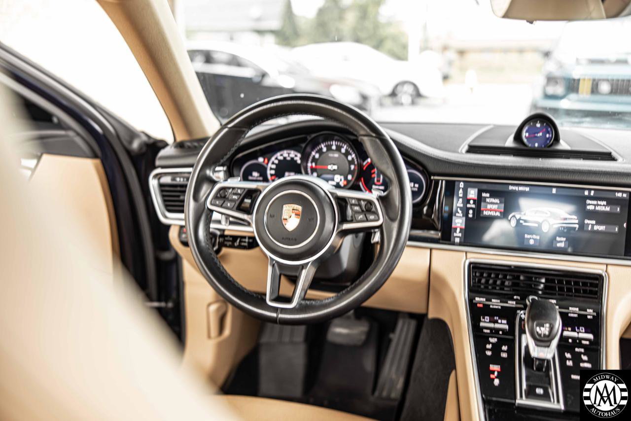 Used 2018 Porsche Panamera 4 AWD/4WD image 34