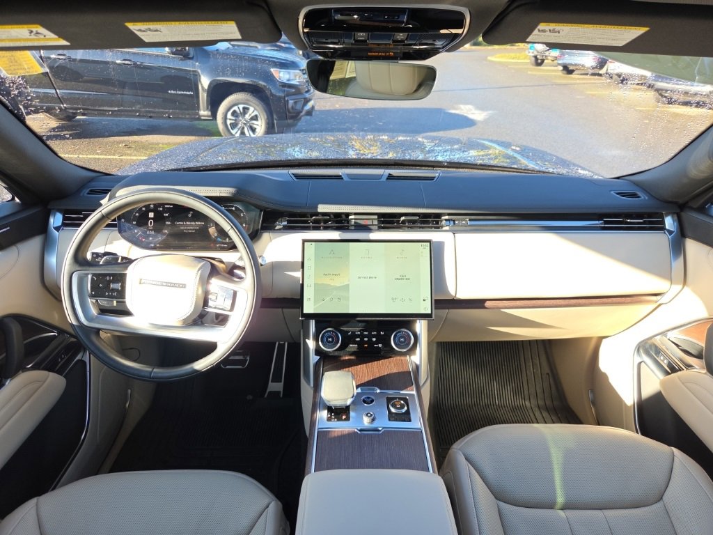 Certified 2023 Land Rover Range Rover SE image 18