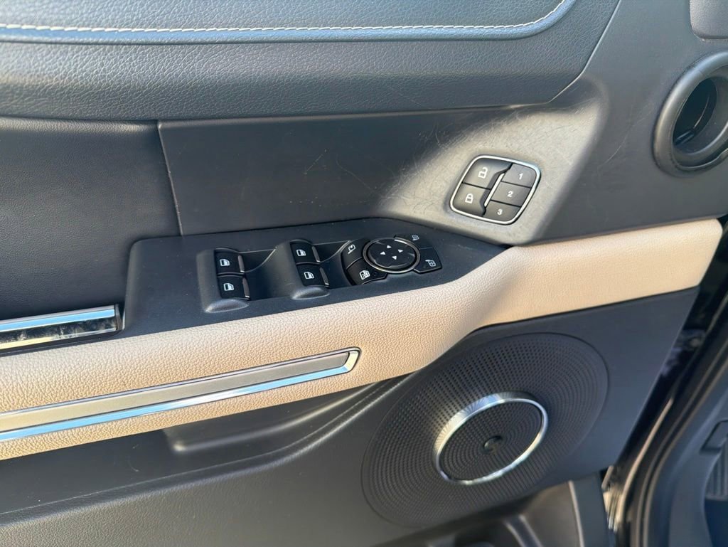 Used 2023 Ford Expedition Limited AWD/4WD image 13
