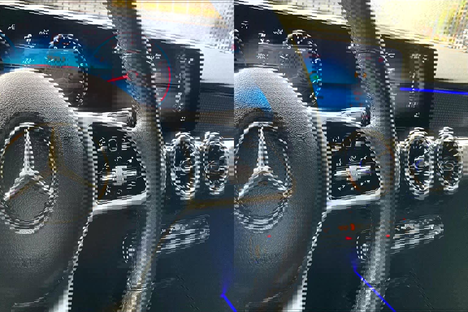 Used 2022 Mercedes-Benz GLB 250 image 24