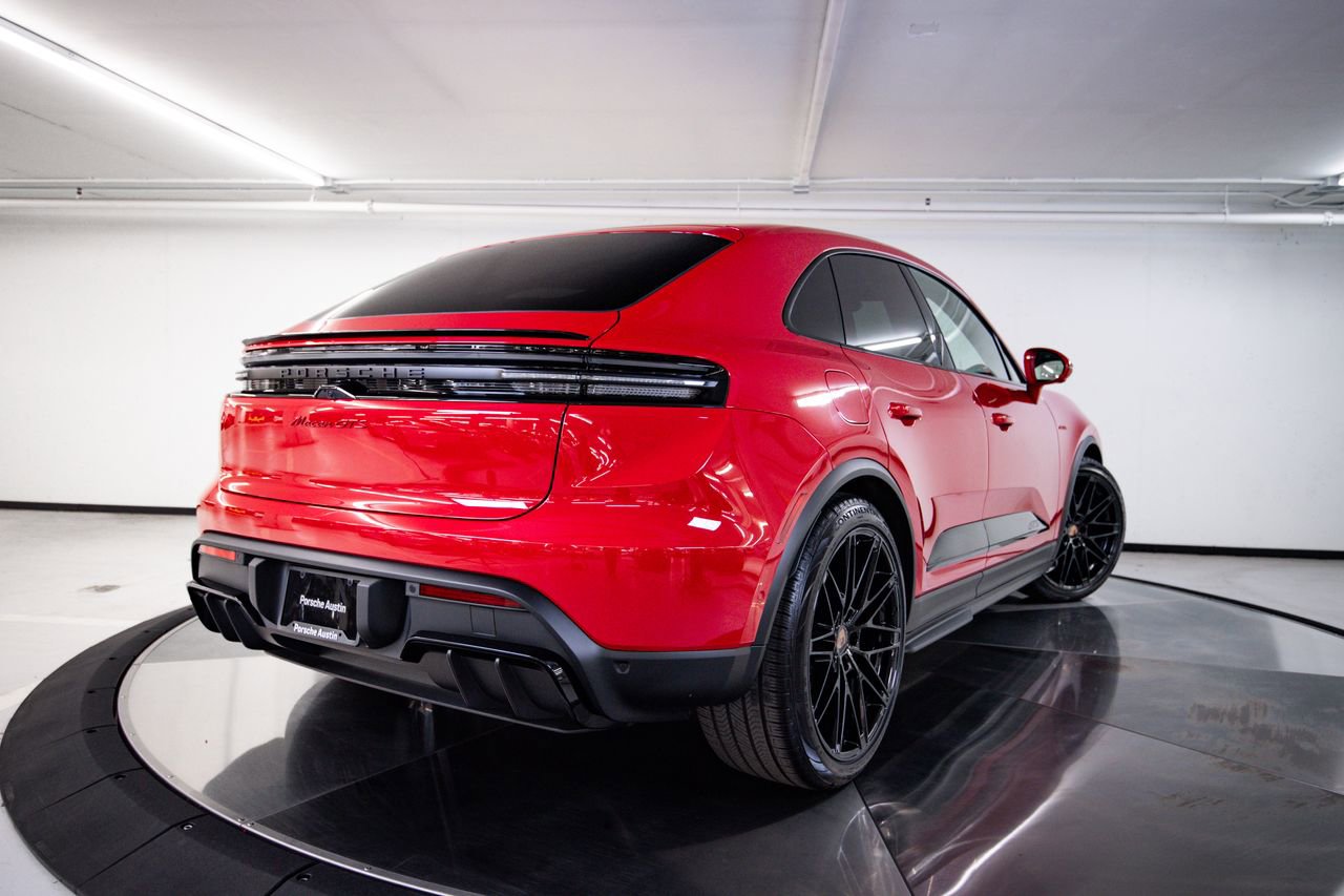 New 2026 Porsche Macan GTS Electric image 7