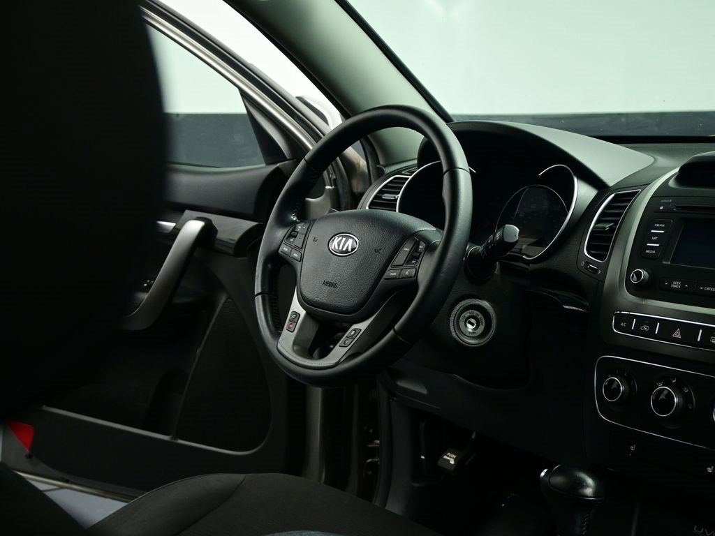 Used 2015 Kia Sorento LX image 30
