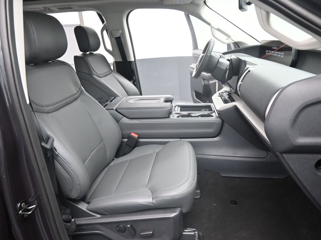 New 2026 Ford Expedition Active image 3